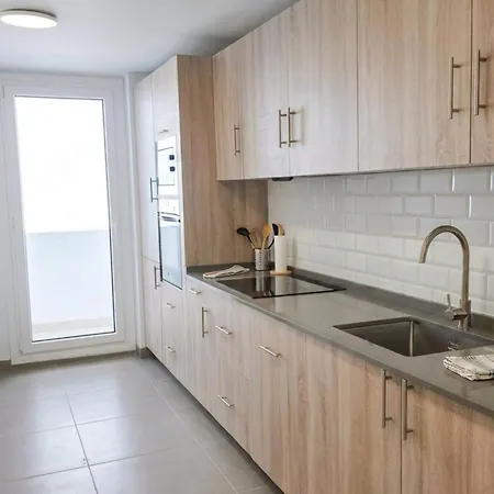 Pool - Free Parking - Balcony - Close To Stores Estepona