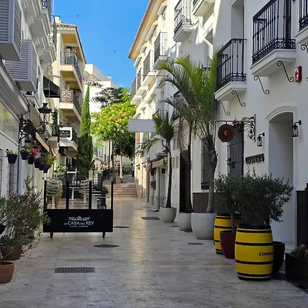 Pool - Free Parking - Balcony - Close To Stores Lejlighed
